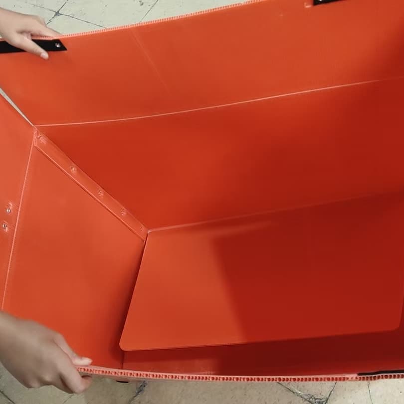 红色 PP 中空板折叠周转箱