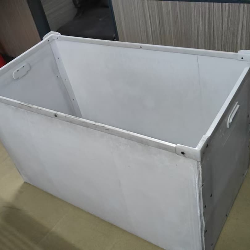 白色 PP 中空板固定型周转箱