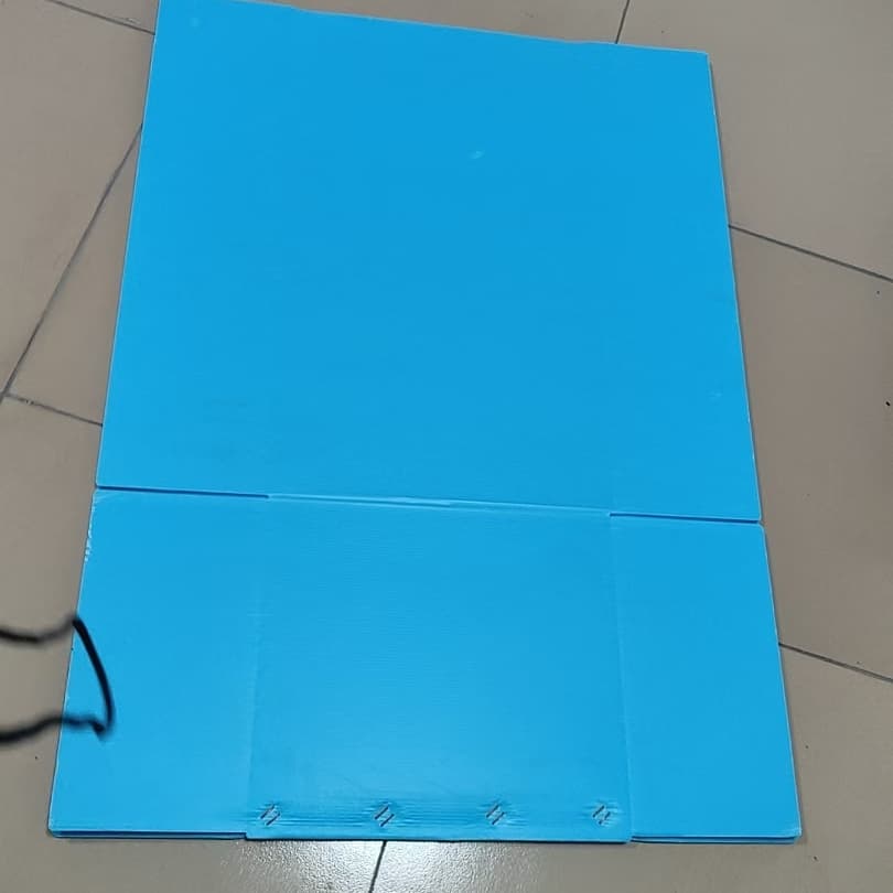 浅蓝色 PP 中空板折叠周转箱坯片