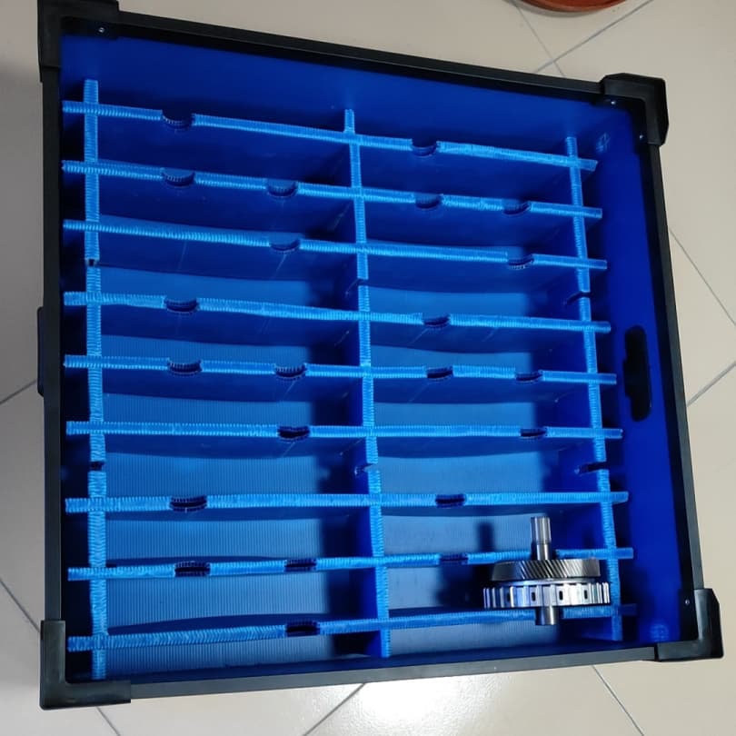 蓝色 PP 中空板长槽分格刀卡（配套黑护角周转箱）