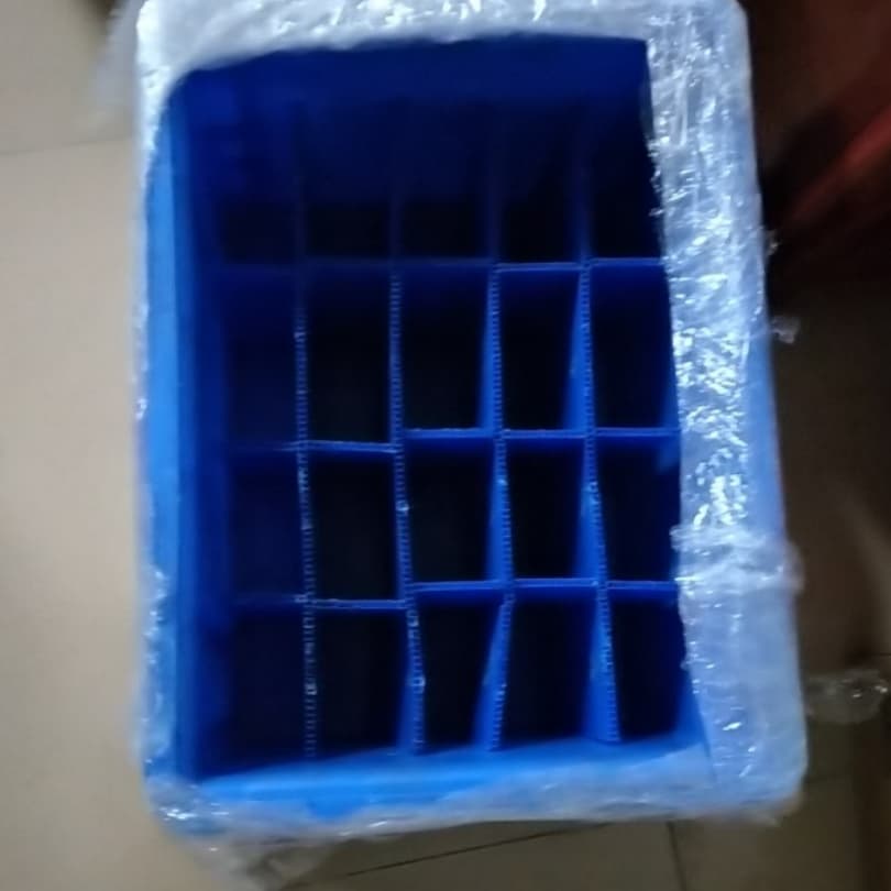 蓝色 PP 中空板多格独立分格零件内衬托