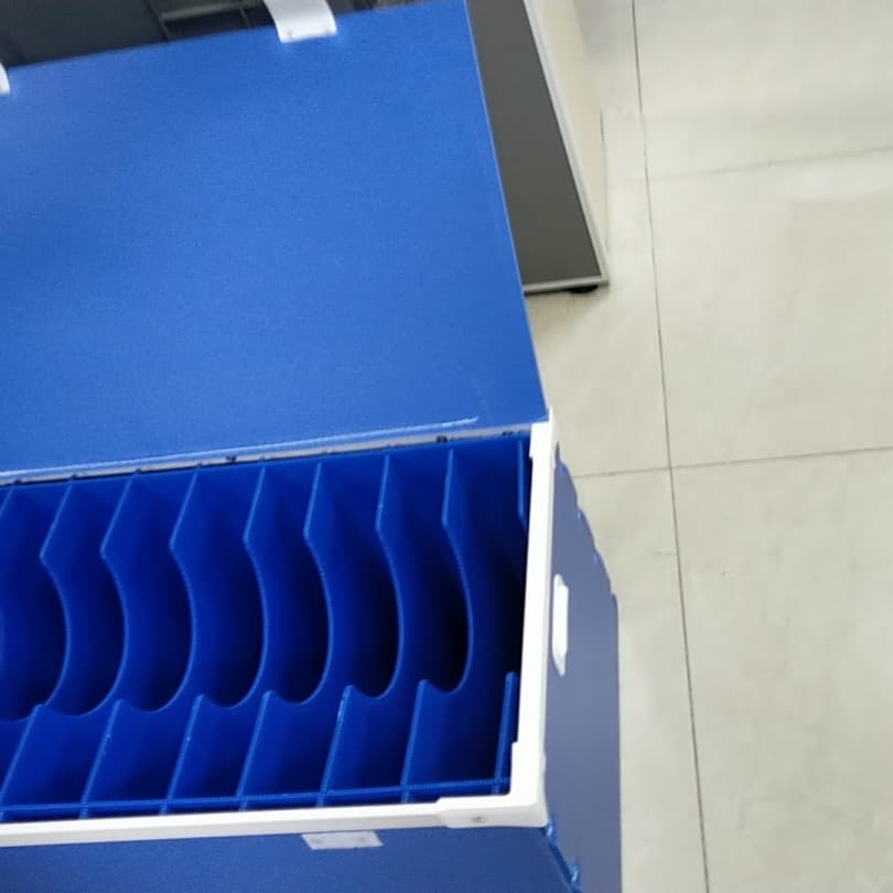 蓝色 PP 中空板包边翻盖齿轮专用周转箱