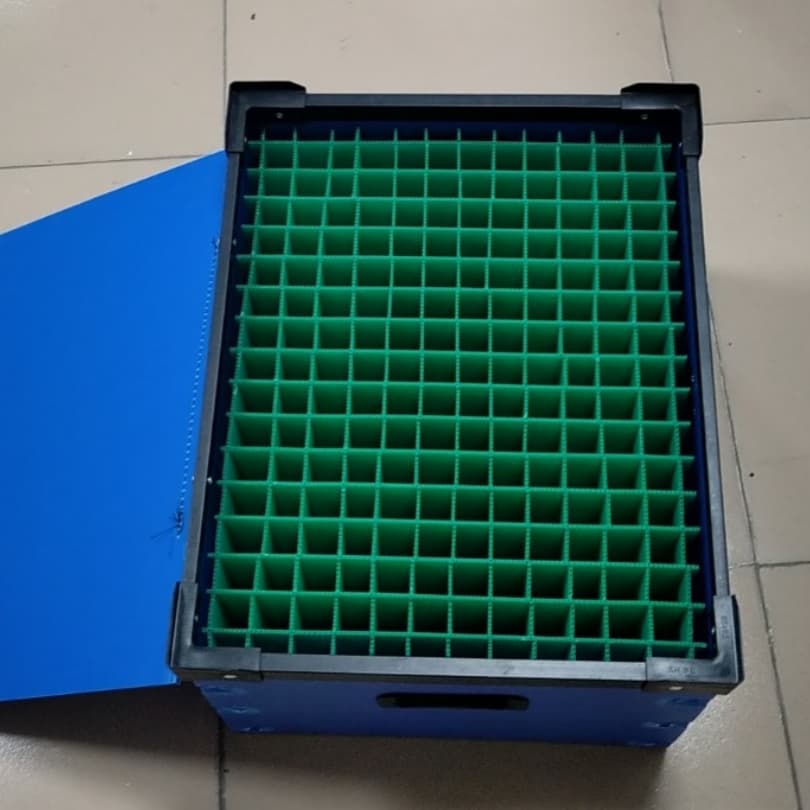 蓝色 PP 中空板黑色全包护角绿色高密度网格分类周转箱
