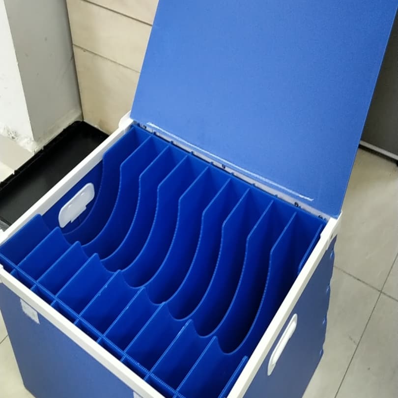 蓝色 PP 中空板翻盖护角齿轮专用周转箱